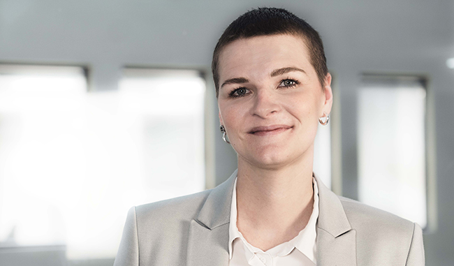 nærbilde av kommunikasjonsrådgiver Maren Struksnæs.Foto
